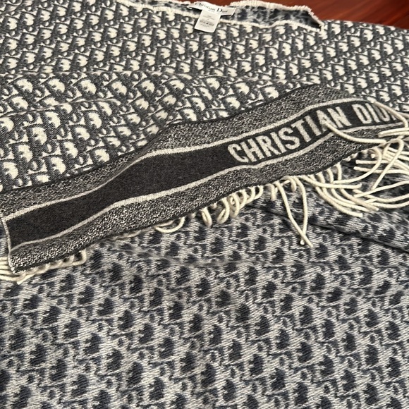 Dior cashmere cape navy blue - Picture 8 of 9